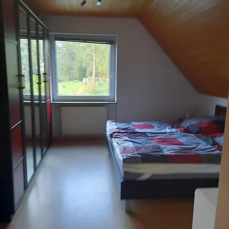 An Der Schusteracht Dachgeschoss Und Souterrain